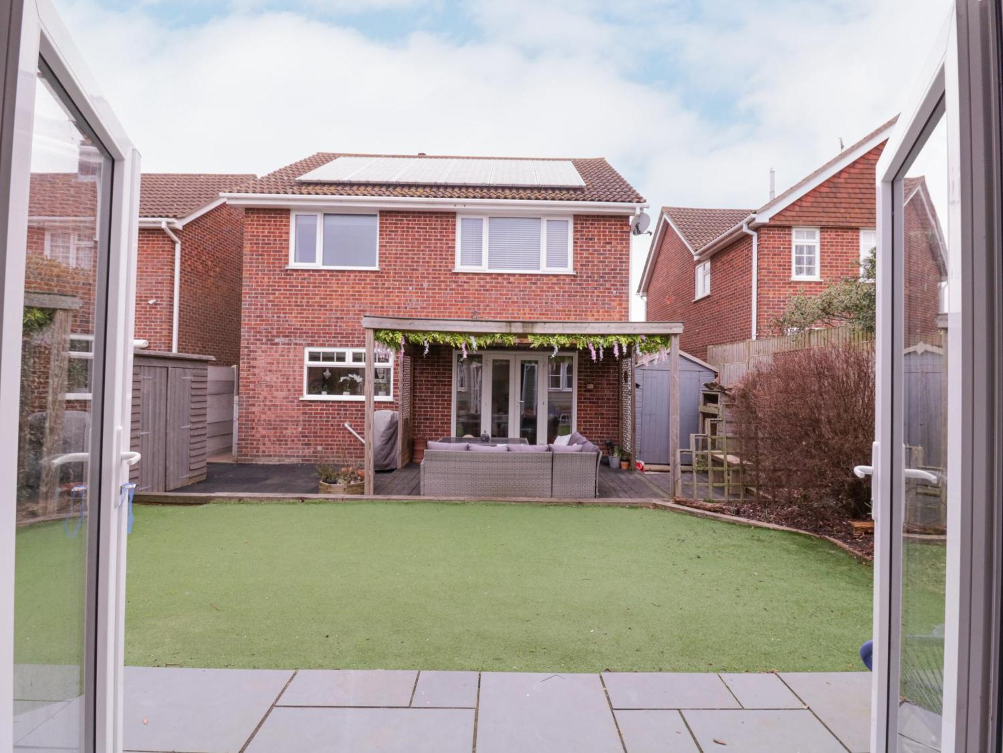 Hide And Sleep Villa Walton-on-the-Naze Exterior photo